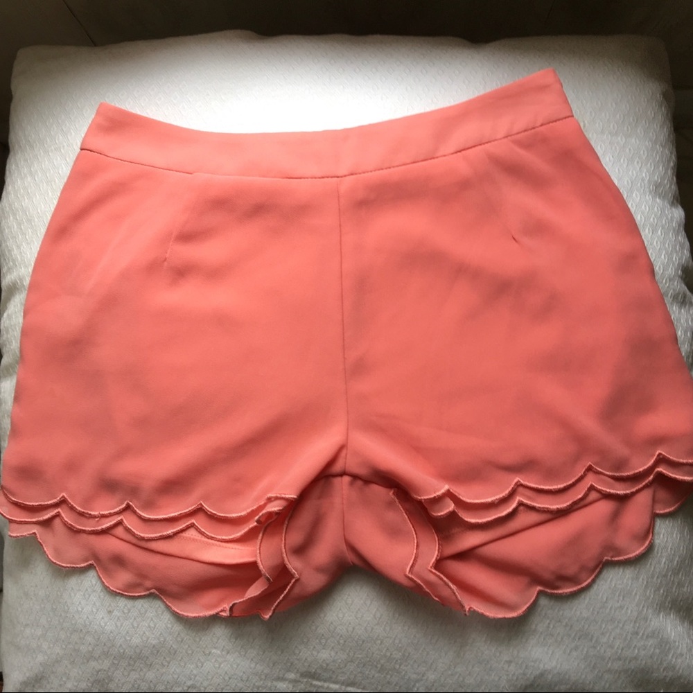 “Peachy keen” Tobi flower petal shorts!! 🌸